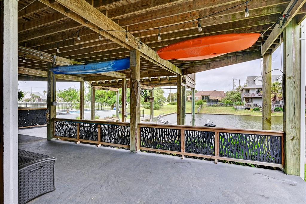 12802 E Conquistador Drive, Galveston, Texas image 44