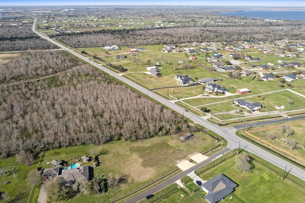 Beach Haven Drive, Baytown, Texas image 9