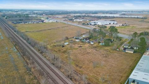4140 E Highway 6 Alvin TX 77511