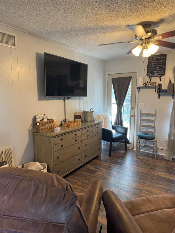 1464 Roadrunner Lane, Canyon Lake, Texas image 4