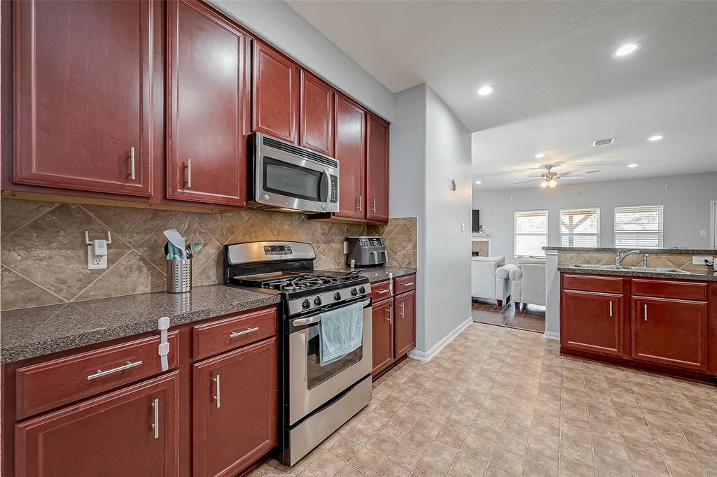 Houston, Texas 77049, United States, 5 Bedrooms Bedrooms, ,3 BathroomsBathrooms,Residential,Pending,44651