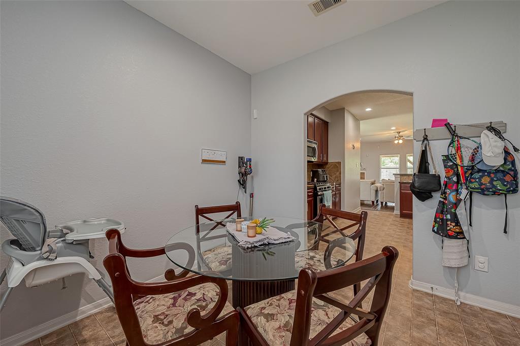 Houston, Texas 77049, United States, 5 Bedrooms Bedrooms, ,3 BathroomsBathrooms,Residential,Pending,44651