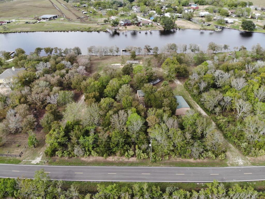 1353 Fairway Drive Road, Angleton, Texas image 3