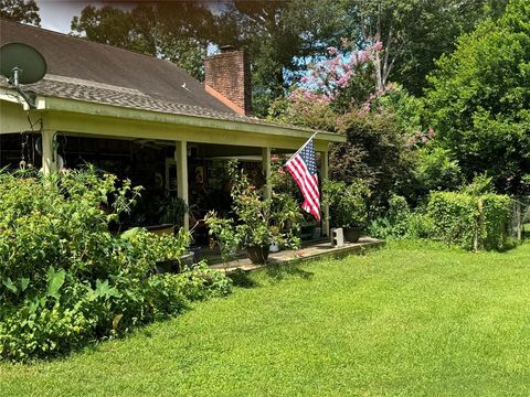 A home in Hemphill