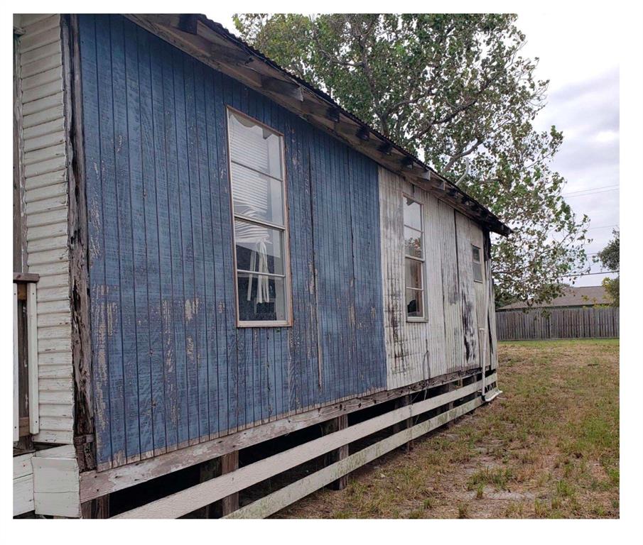 712 S Whitney St, Aransas Pass, Texas image 3