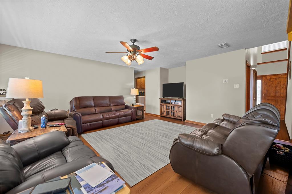 5922 Redfish Run, Baytown, Texas image 8