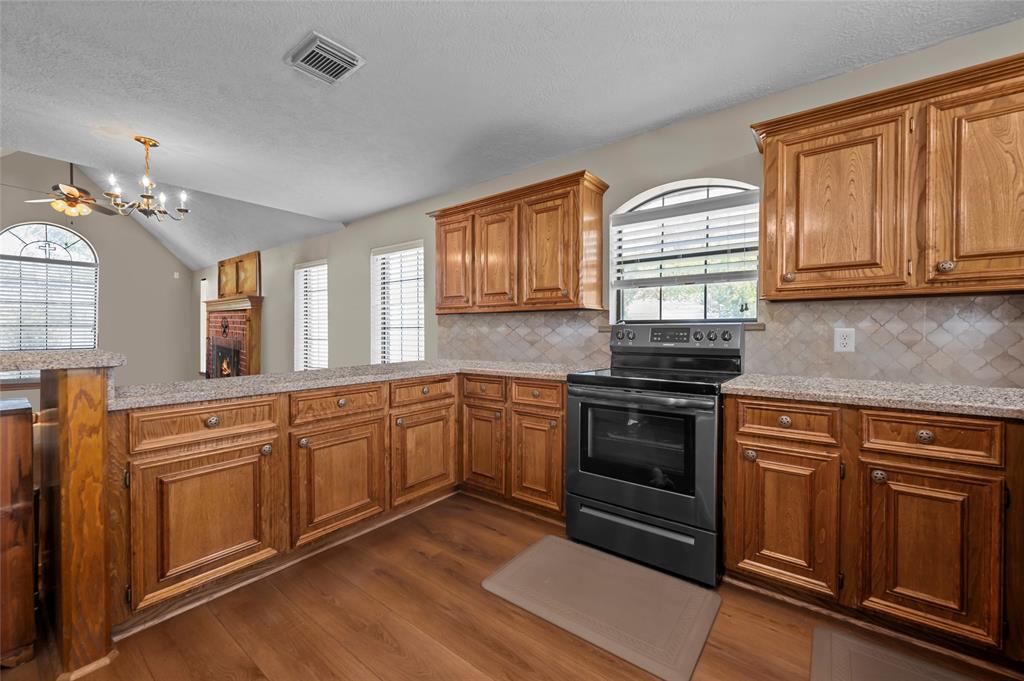 5922 Redfish Run, Baytown, Texas image 9