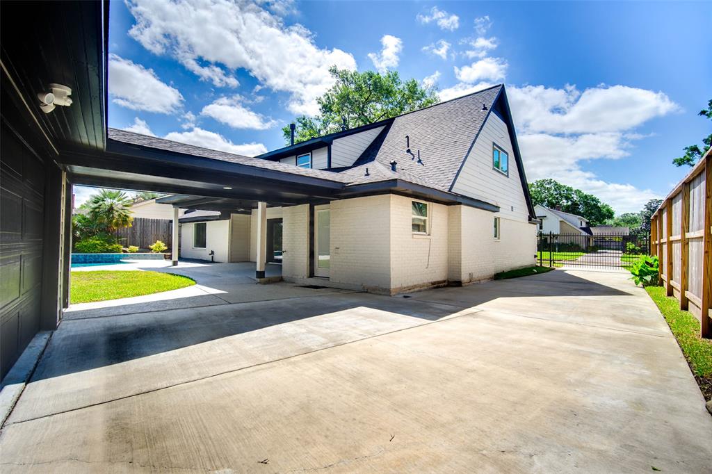 7710 Meadowvale Drive