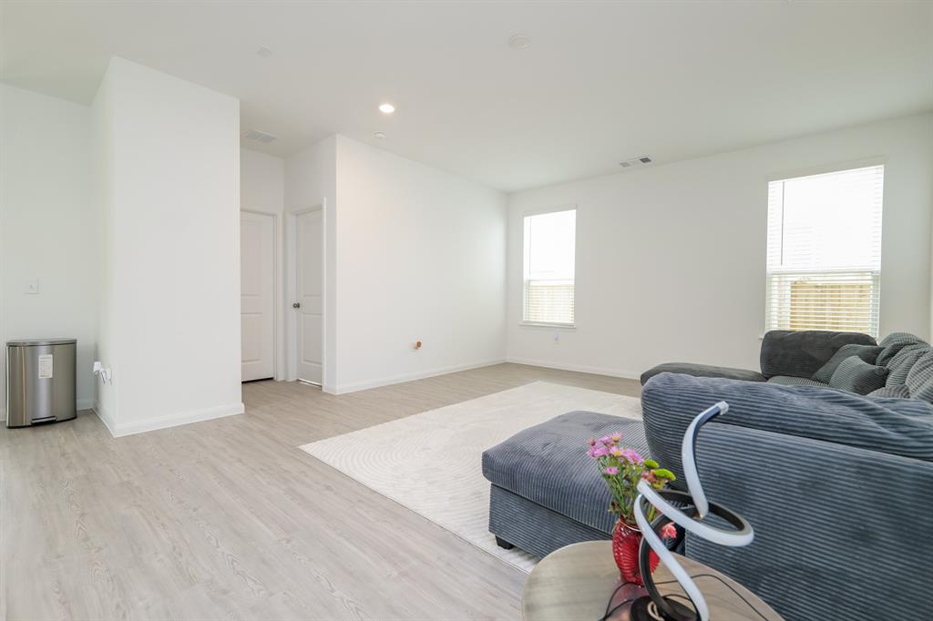 25442 Multiflora Drive