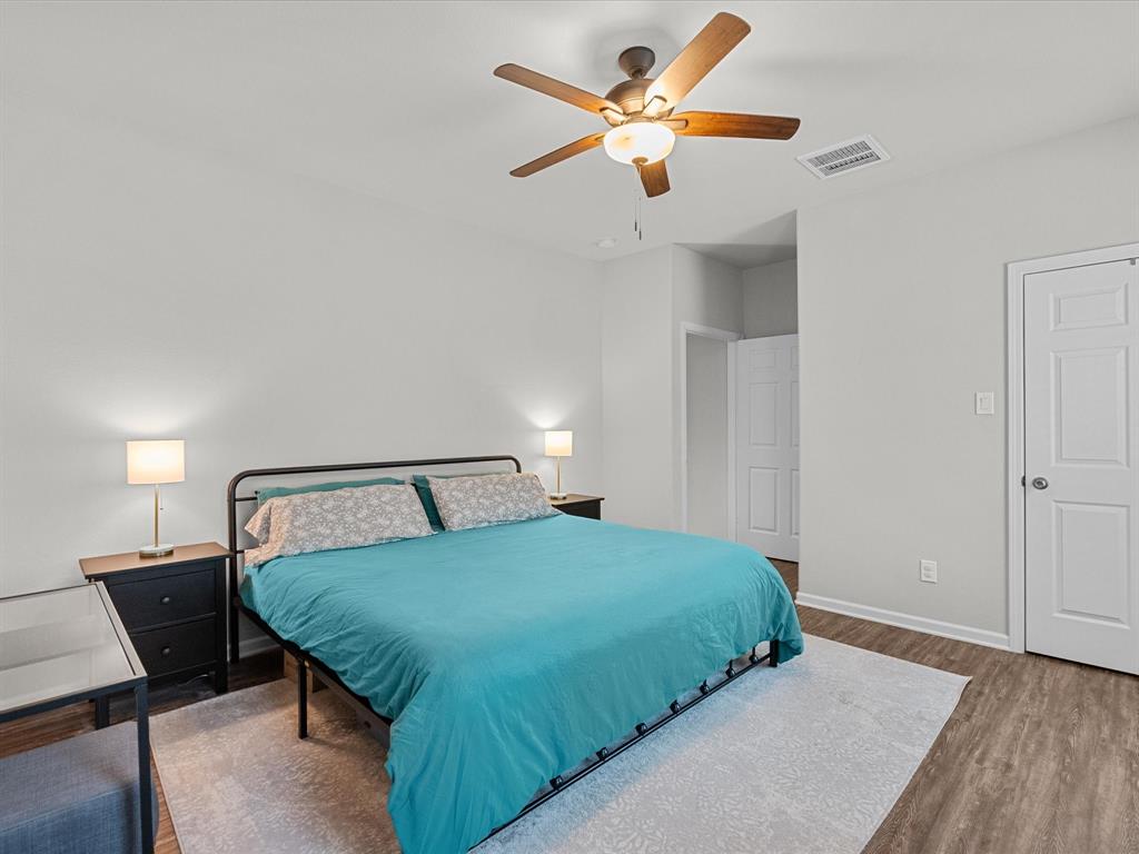 2124 Holly Drive, Dickinson, Texas image 13
