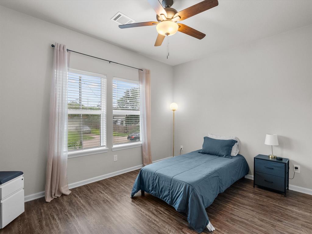 2124 Holly Drive, Dickinson, Texas image 19