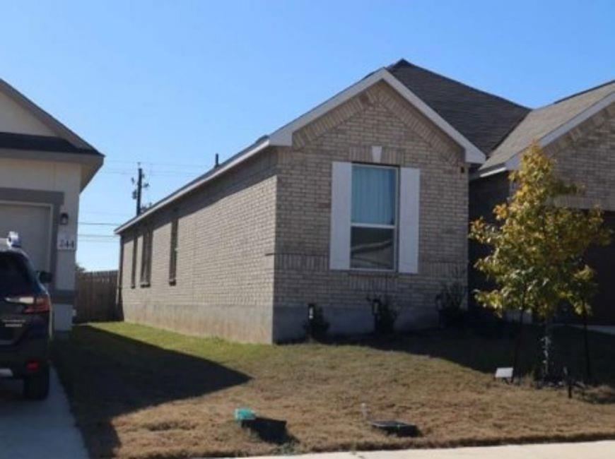 248 W Granite Shores Drive, Boerne, Texas image 2