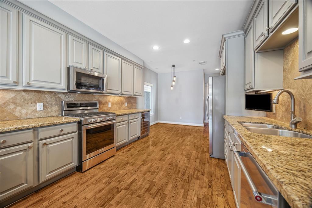 Houston, Texas 77007, United States, 3 Bedrooms Bedrooms, ,3 BathroomsBathrooms,Residential,Active,88763