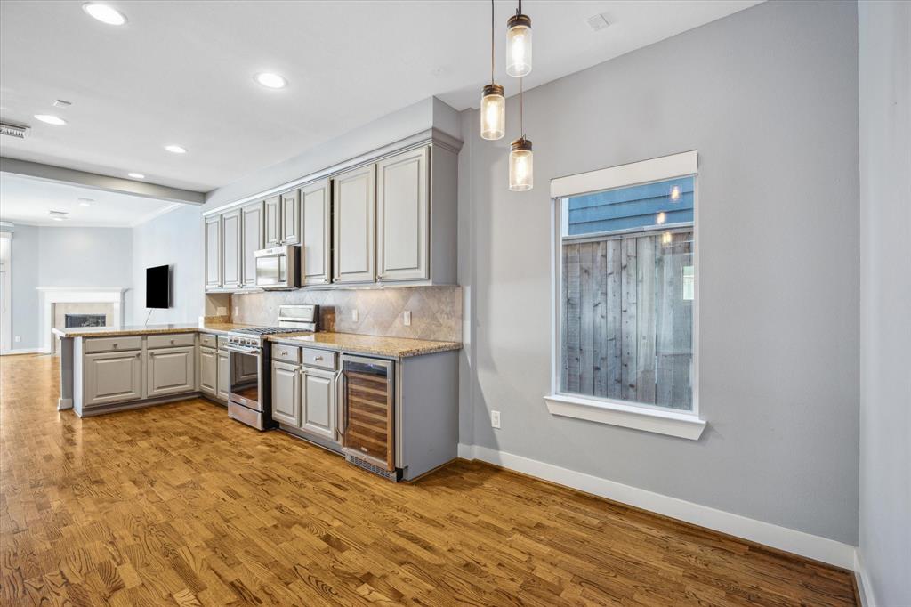 Houston, Texas 77007, United States, 3 Bedrooms Bedrooms, ,3 BathroomsBathrooms,Residential,Active,88763