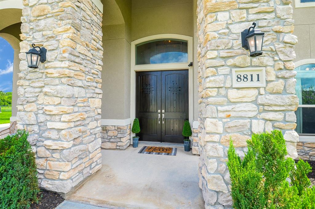 8811 Majesty Lane