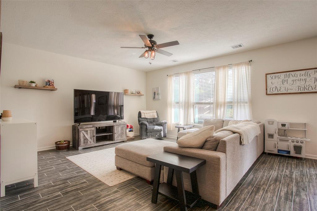 1925 Harmon Drive, Conroe, Texas image 6