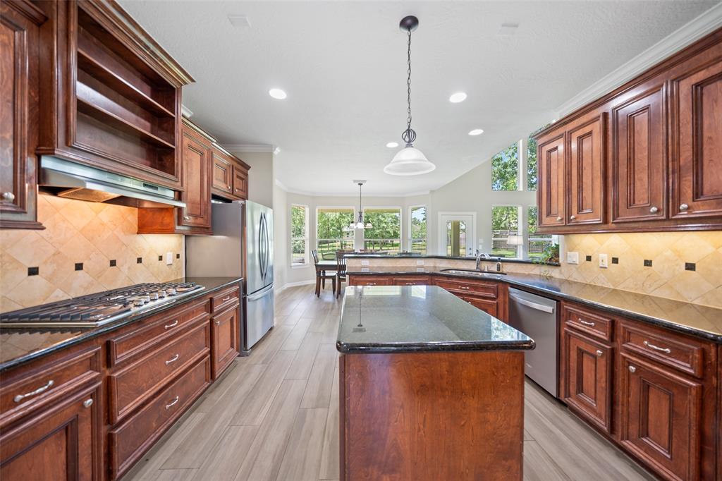 18882 Mystic Point