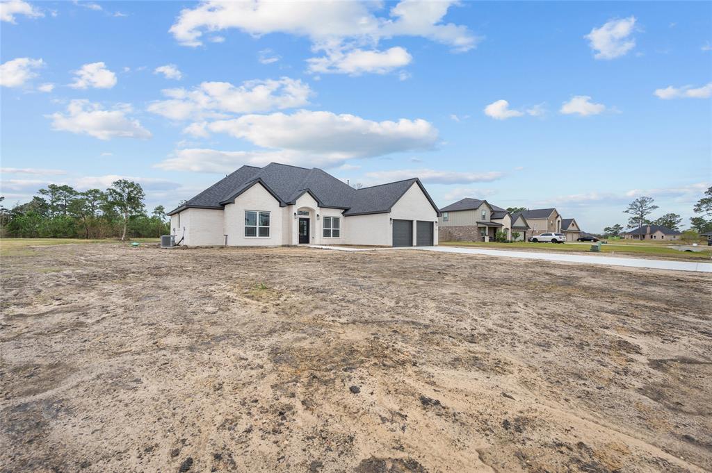 5118 Pineloch Bayou Drive, Baytown, Texas image 2