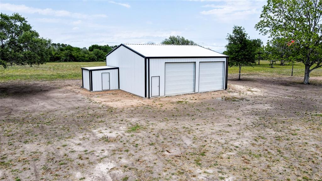 4918 317, Louise, Texas image 2