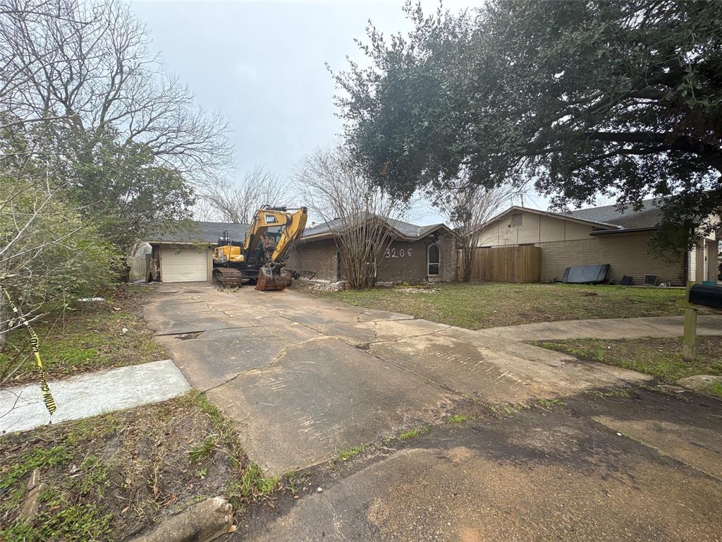 7111 Towerview Lane, Houston, Texas image 9