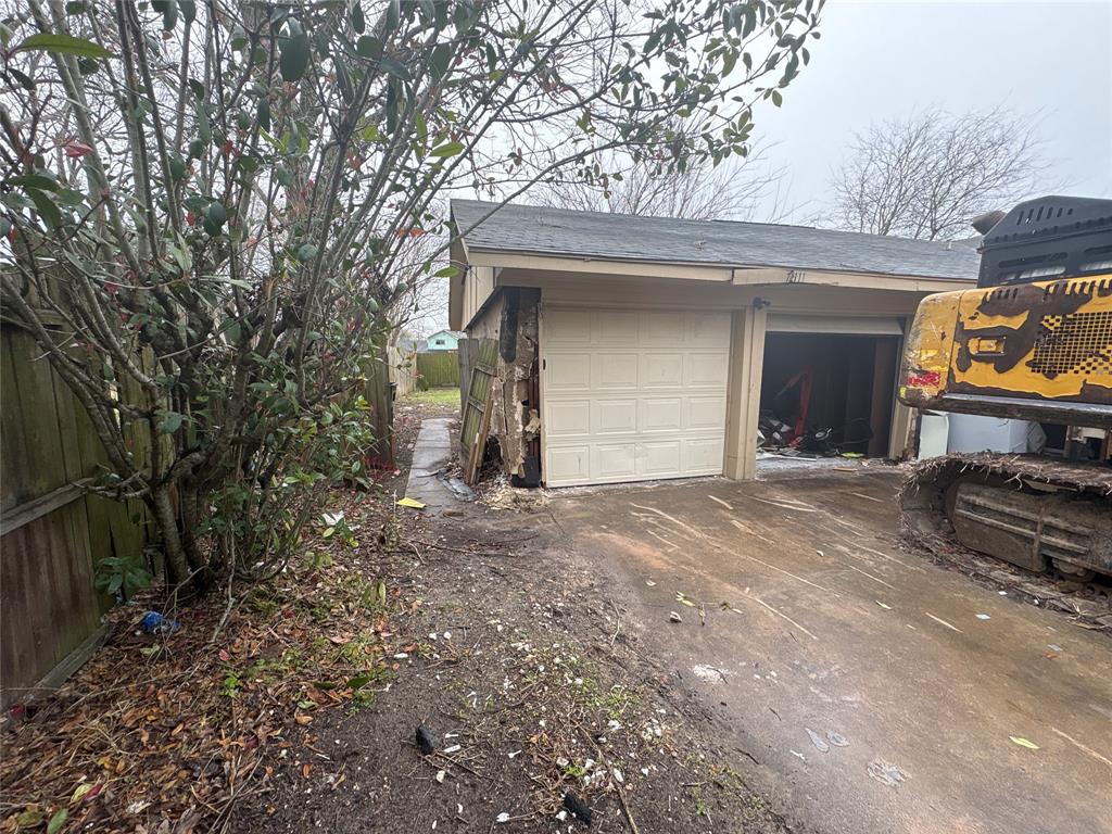 7111 Towerview Lane, Houston, Texas image 3