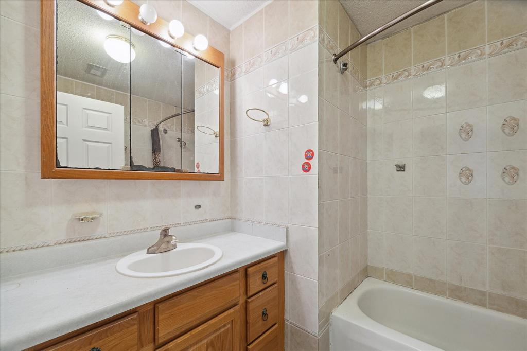 803 Hennesey Drive, Richmond, Texas image 16