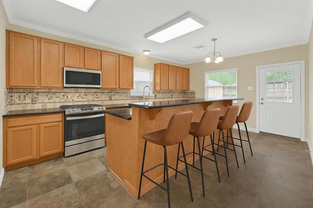 706 Bending Bough Drive, Spring, Texas image 4