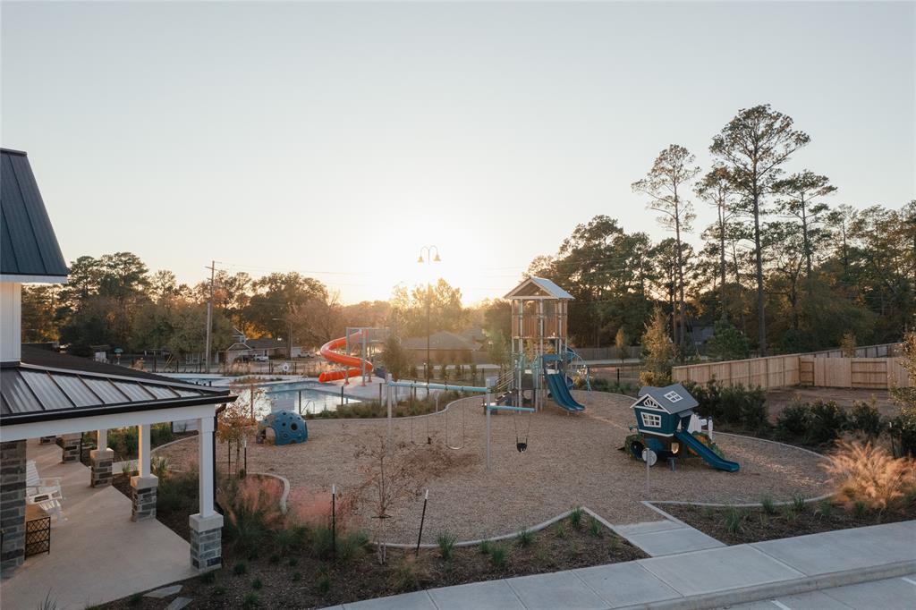 12195 Ridge Top Drive, Conroe, Texas image 11