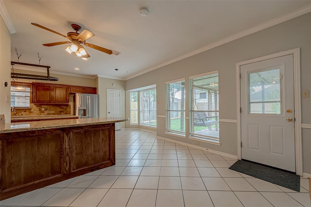 1203 Chesterwood Drive, Pearland, Texas image 12