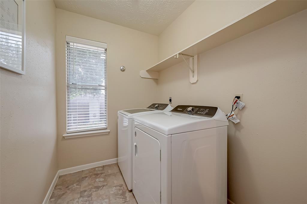 1203 Chesterwood Drive, Pearland, Texas image 35