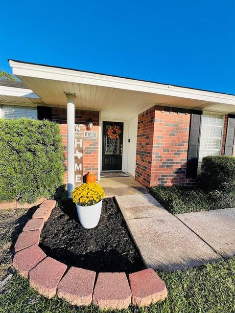 A home in Vidor