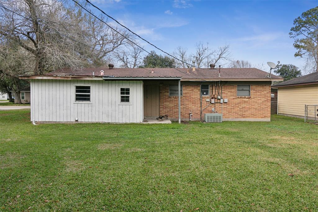 711 21st Street, Nederland, Texas image 24