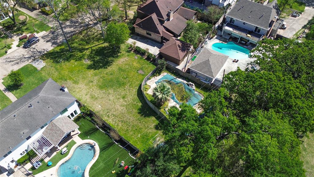 14811 Bramblewood Drive, Houston, Texas image 3