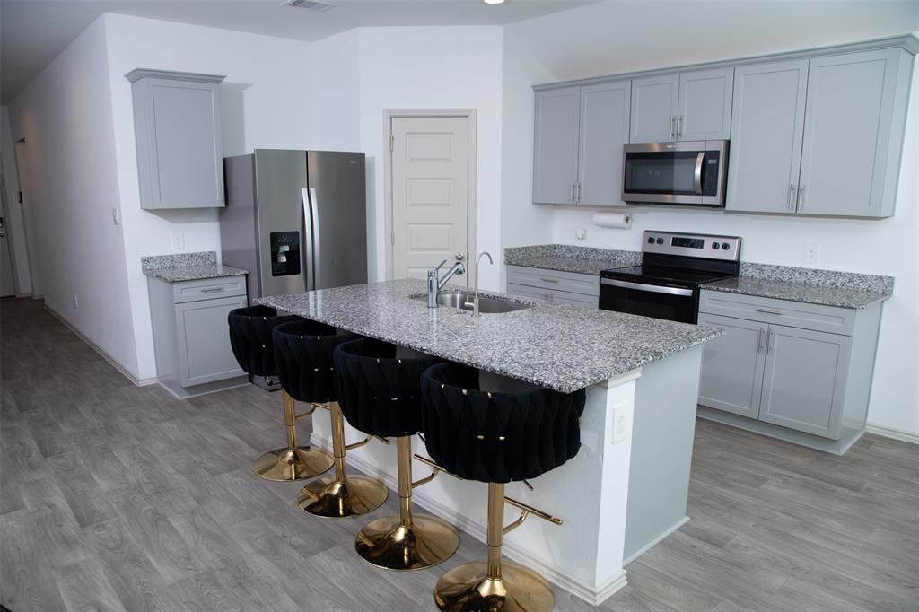 1255 Waterside Trace Trce, Sealy, Texas image 5