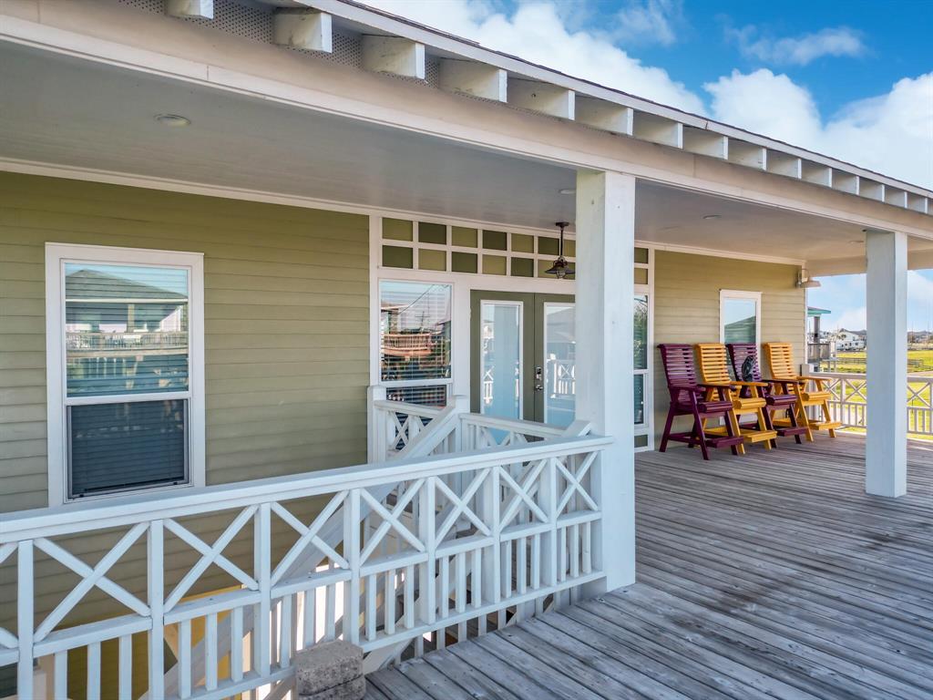 883 Townsend Drive, Crystal Beach, Texas image 11