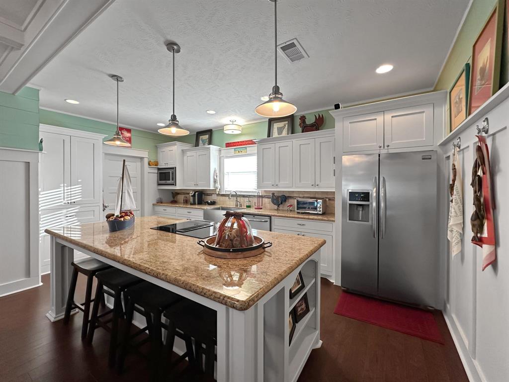883 Townsend Drive, Crystal Beach, Texas image 22