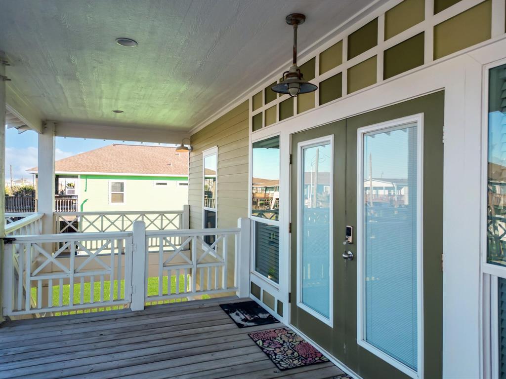 883 Townsend Drive, Crystal Beach, Texas image 12
