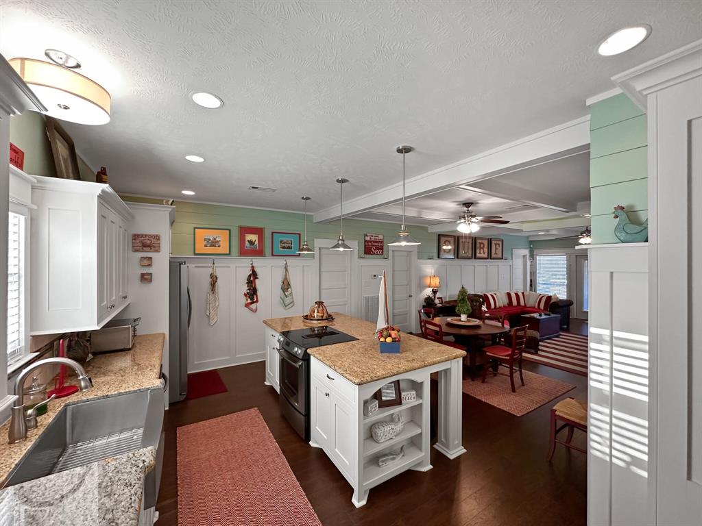 883 Townsend Drive, Crystal Beach, Texas image 20