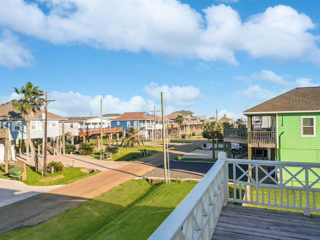 883 Townsend Drive, Crystal Beach, Texas image 10