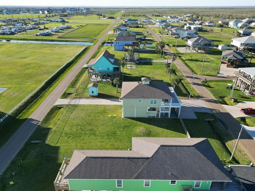 883 Townsend Drive, Crystal Beach, Texas image 3