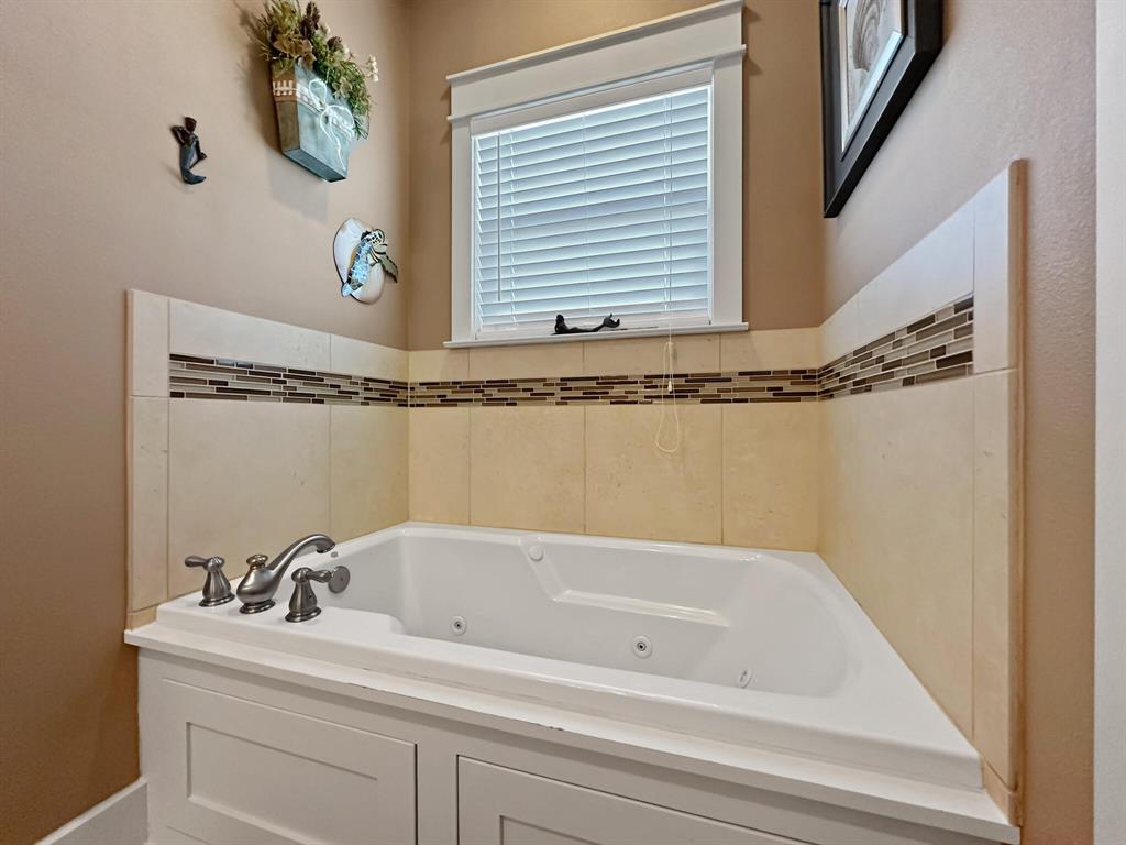883 Townsend Drive, Crystal Beach, Texas image 37