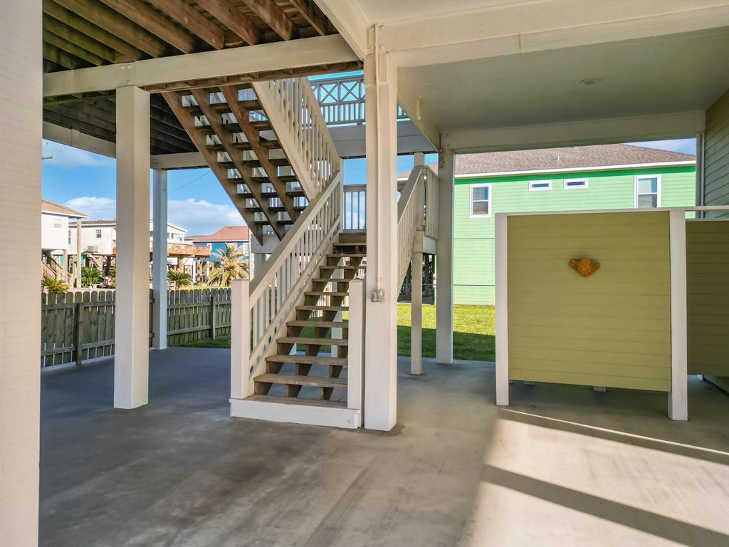 883 Townsend Drive, Crystal Beach, Texas image 6