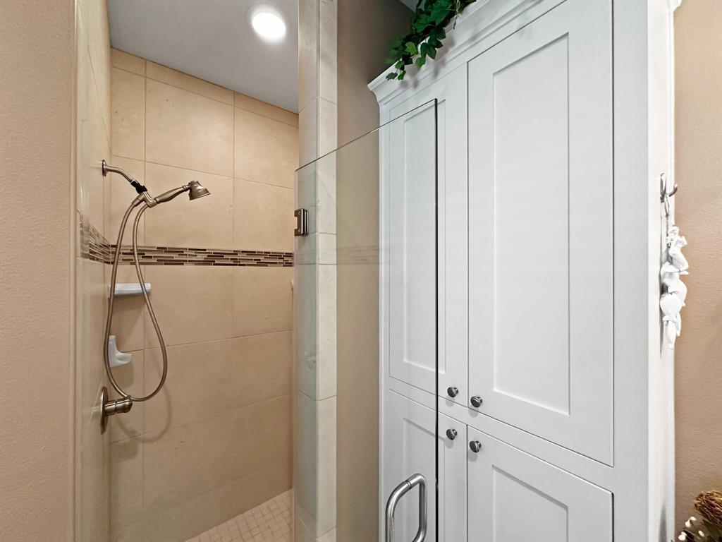 883 Townsend Drive, Crystal Beach, Texas image 36