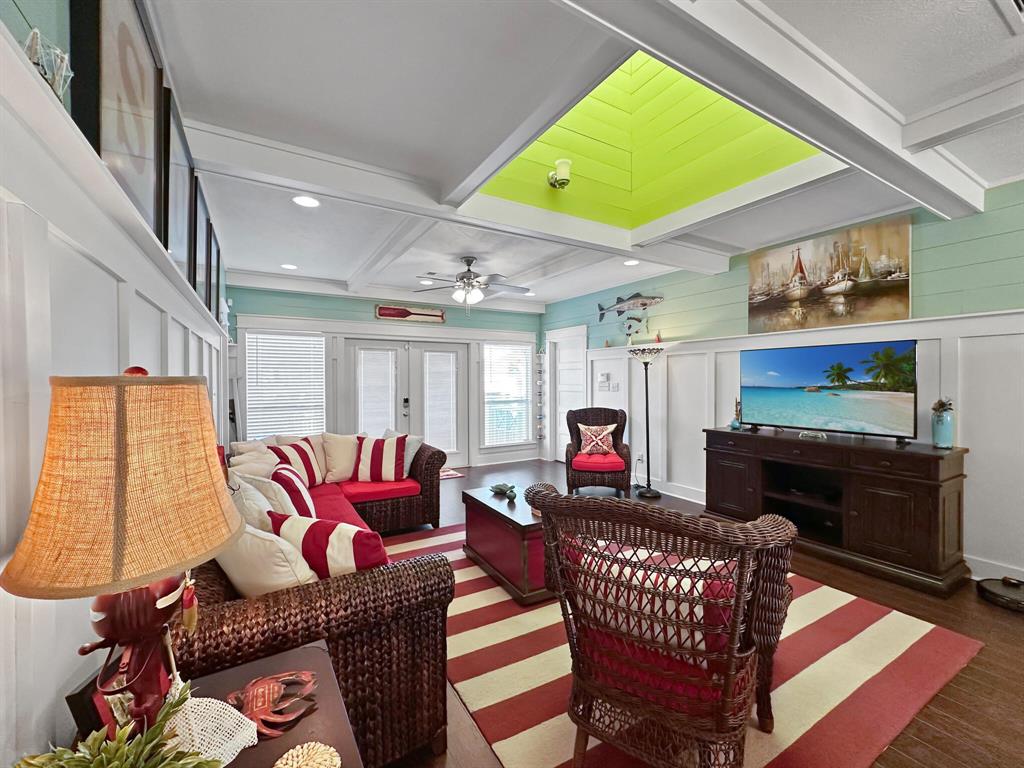 883 Townsend Drive, Crystal Beach, Texas image 14