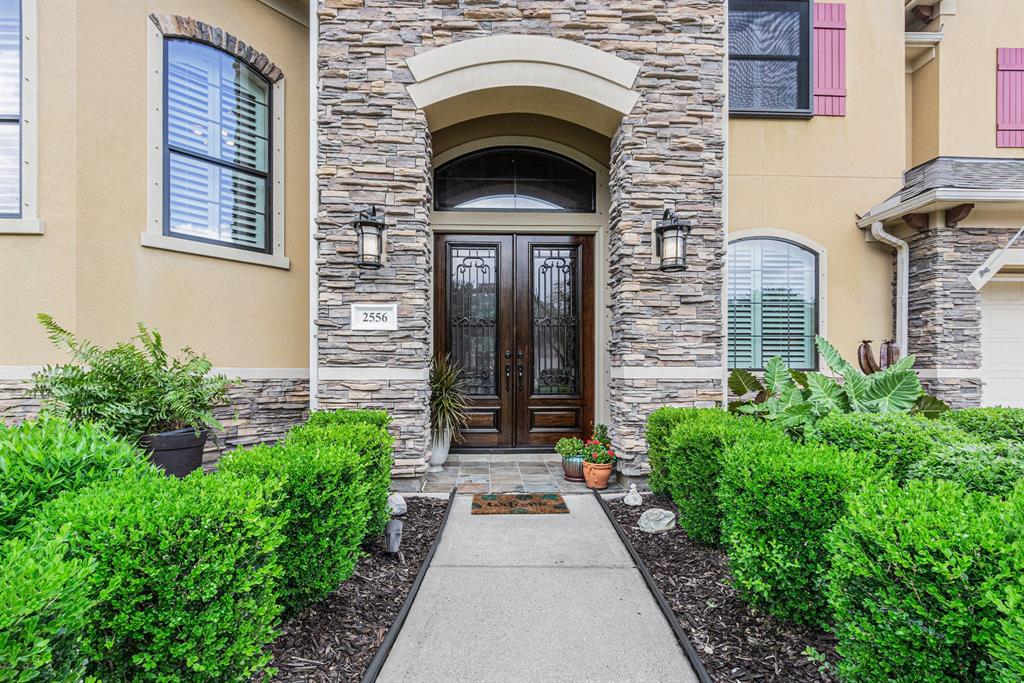 2556 Valencia Cove
