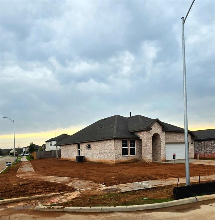 2563 Newport Breeze Drive, Katy, Texas image 2