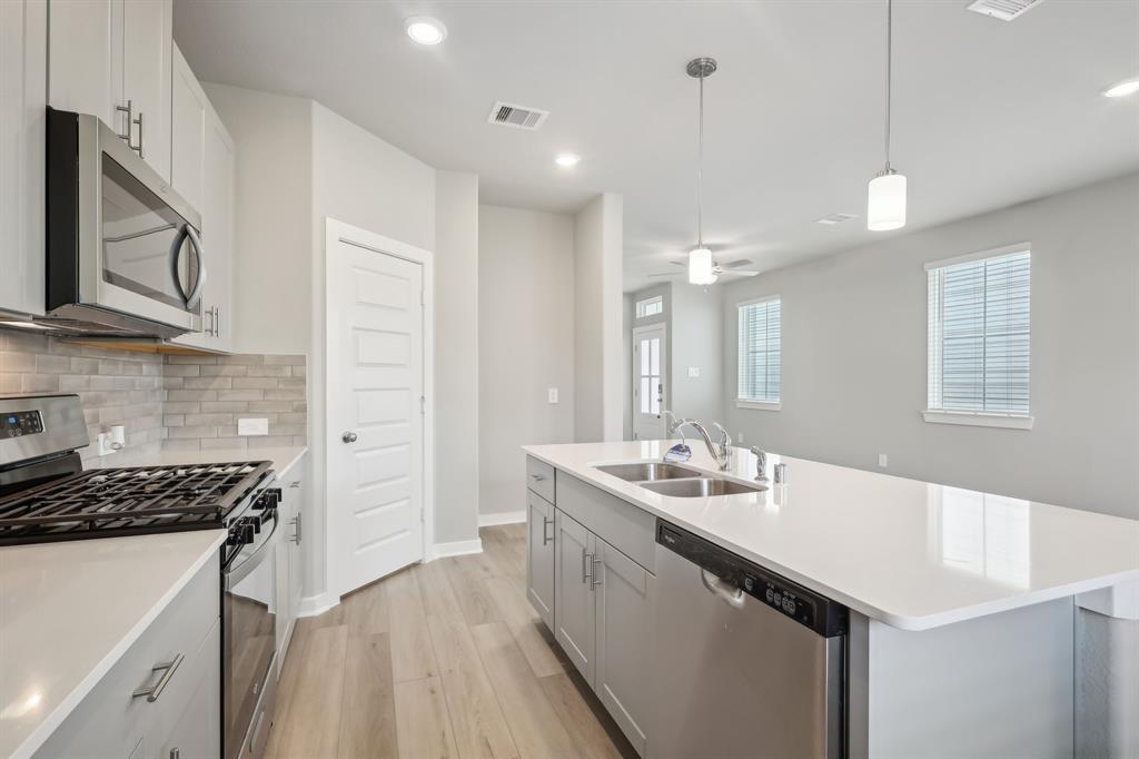537 Morning Tide Lane, Kemah, Texas image 14