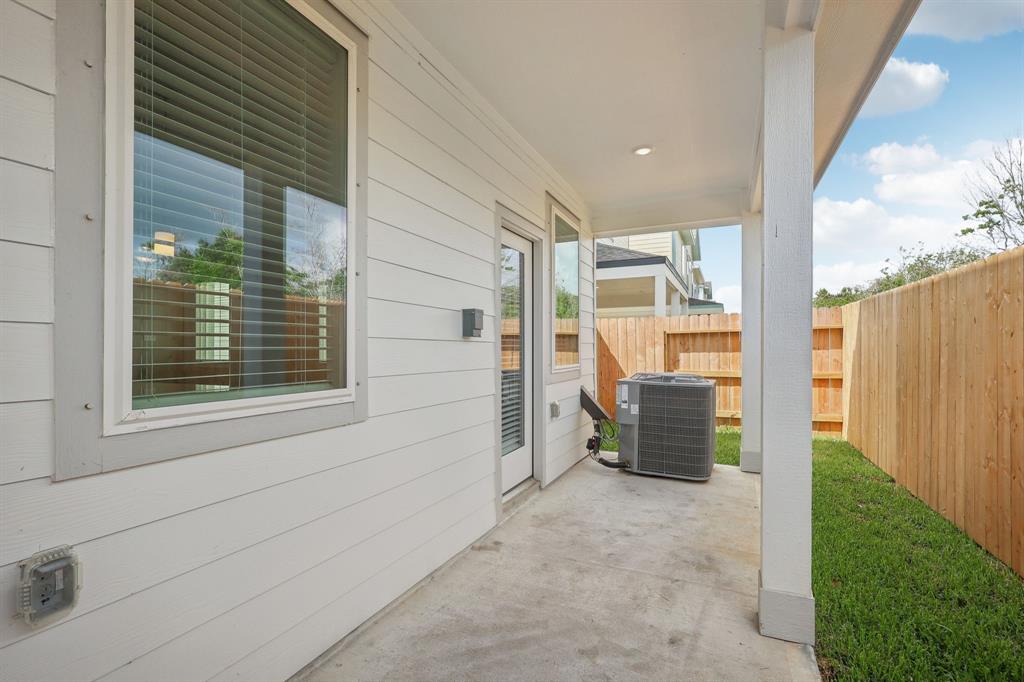 537 Morning Tide Lane, Kemah, Texas image 41