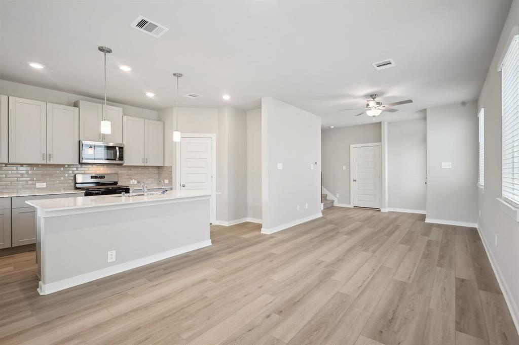 537 Morning Tide Lane, Kemah, Texas image 10
