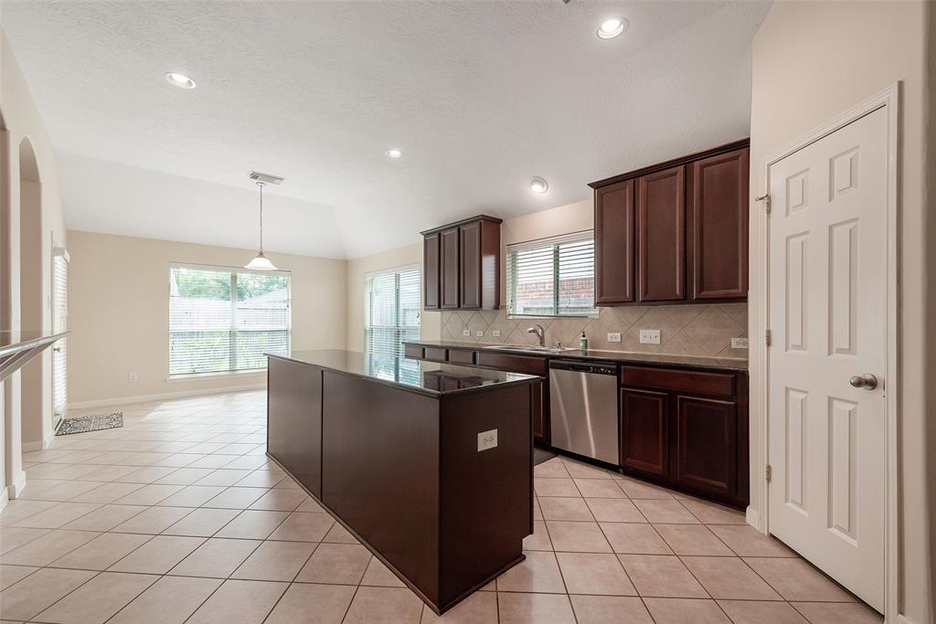 6007 Lamb Creek, Missouri City, Texas image 12